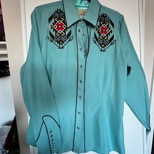 Turquoise embroidered pearl snap
